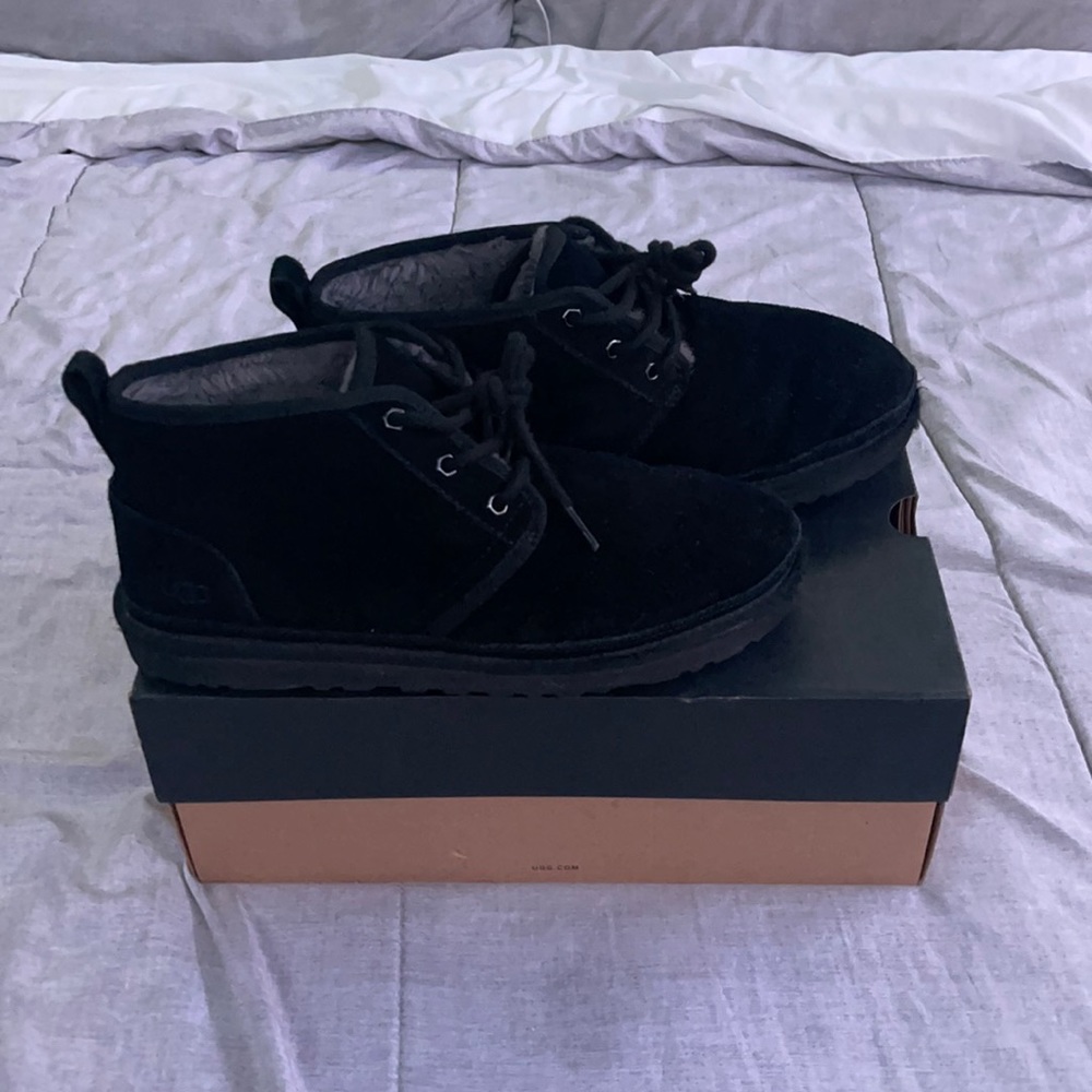 Ugg neumel boot size 10